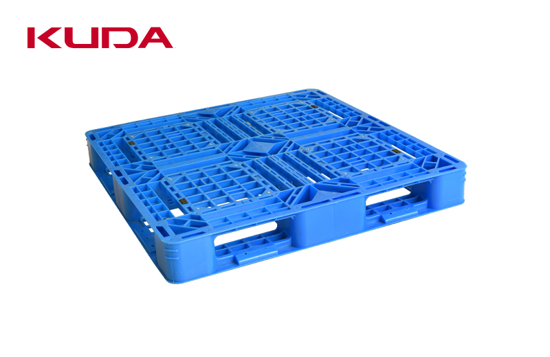 Characteristics of grid shaped plastic pallets